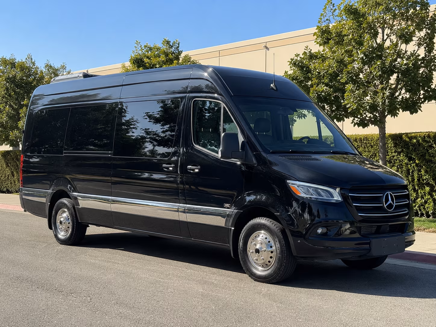 portland 18 passenger sprinter van